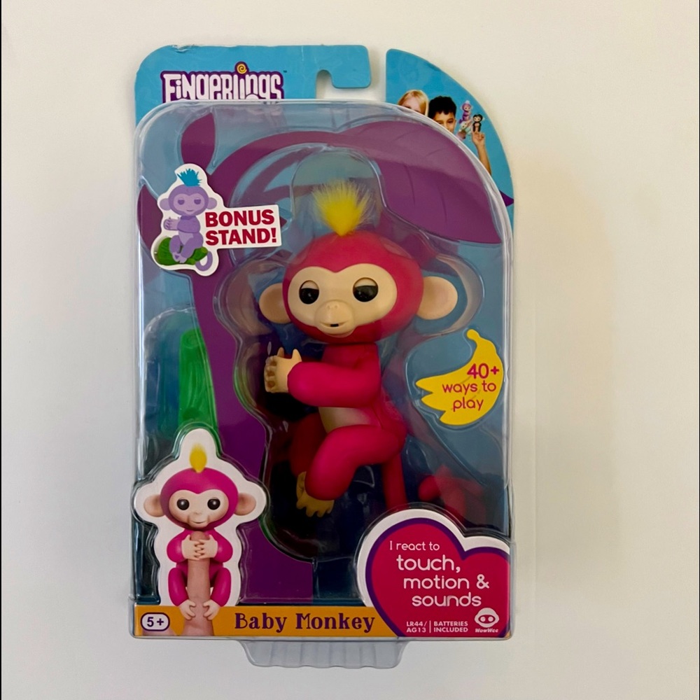 Fingerlings Baby Monkey - Bella - Pink (Includes Bonus Stand) NEW!!!